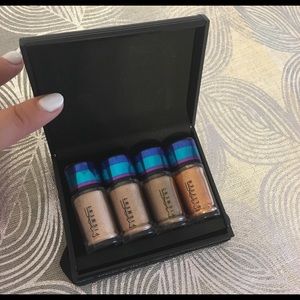 Mac Gold Glitter Eyeshadow Bundle. Never used!